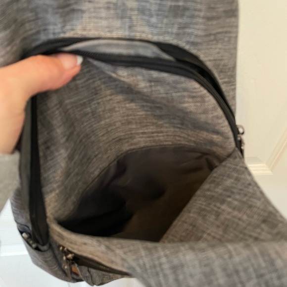 Gray canvas crossbody bag / purse. - Picture 4 of 6